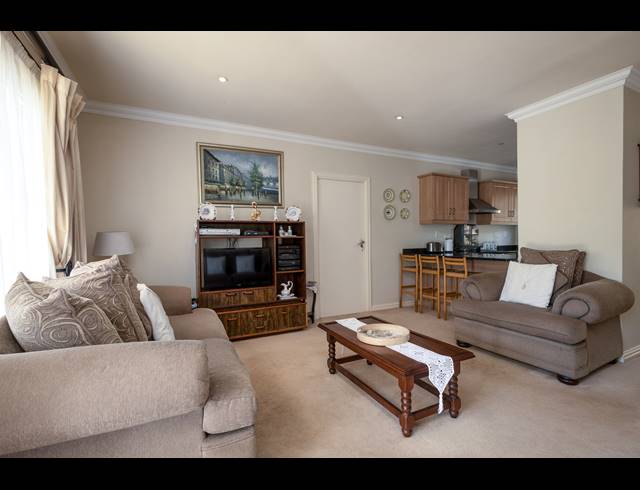 1 BEDROOM SIMPLEX FOR SALE IN SOMERSET PARK